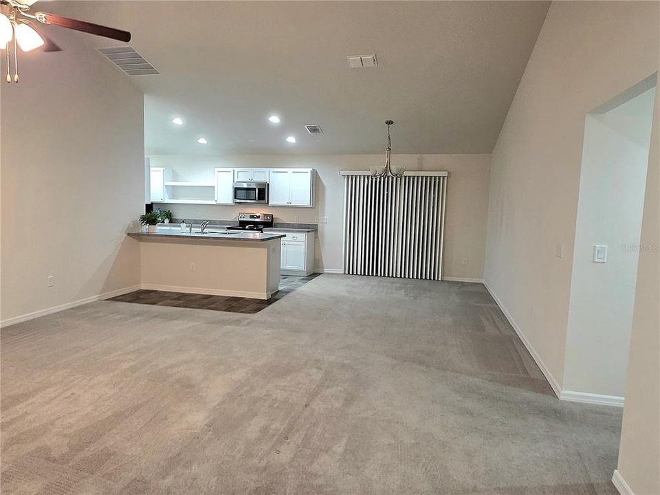 For Sale: $270,000 (3 beds, 2 baths, 1543 Square Feet)