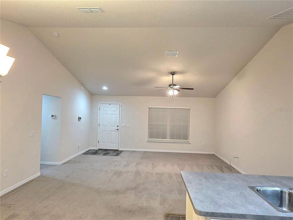 For Sale: $270,000 (3 beds, 2 baths, 1543 Square Feet)