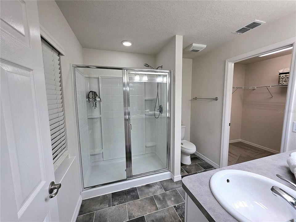 For Sale: $270,000 (3 beds, 2 baths, 1543 Square Feet)