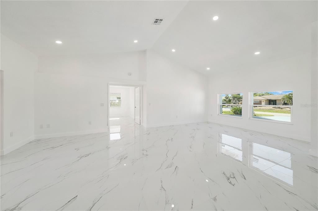 En Venta: $399,000 (3 camas, 2 baños, 1997 Pies cuadrados)