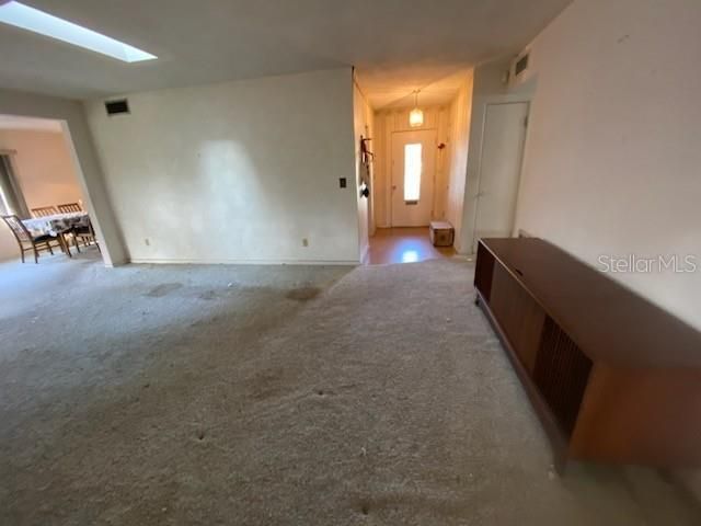 Activo con contrato: $349,000 (3 camas, 2 baños, 1667 Pies cuadrados)