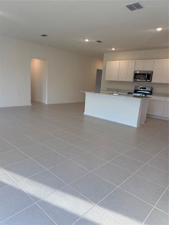 For Rent: $2,350 (4 beds, 3 baths, 2195 Square Feet)