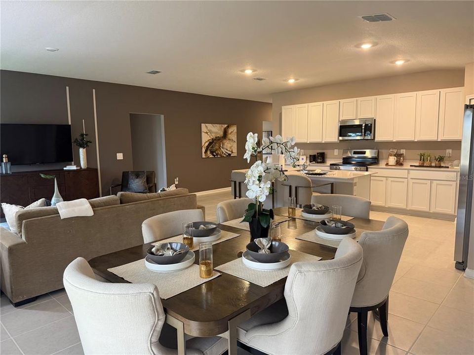 For Rent: $2,350 (4 beds, 3 baths, 2195 Square Feet)