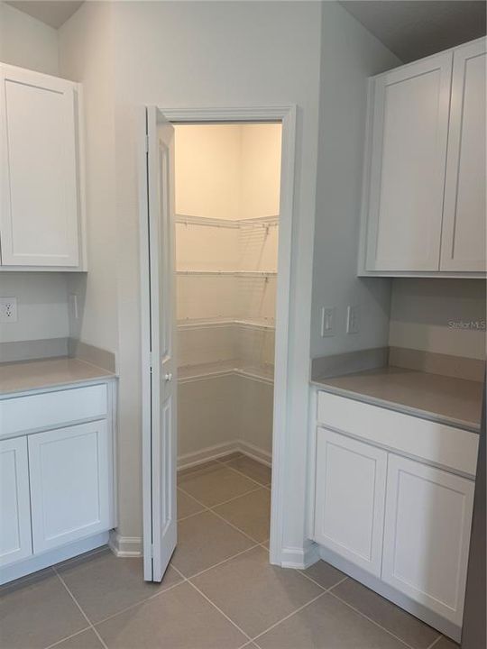 For Rent: $2,350 (4 beds, 3 baths, 2195 Square Feet)