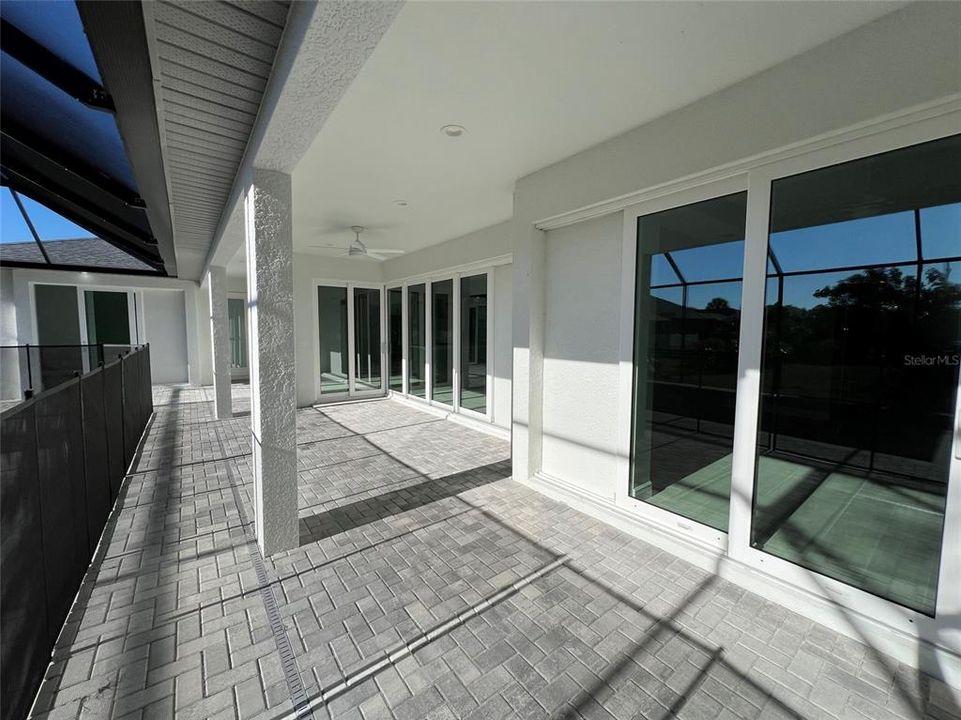 合同活跃: $550,000 (3 贝兹, 2 浴室, 2170 平方英尺)