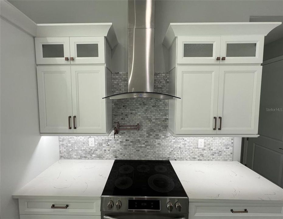 合同活跃: $550,000 (3 贝兹, 2 浴室, 2170 平方英尺)