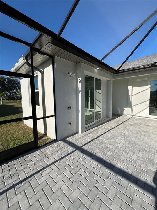 合同活跃: $550,000 (3 贝兹, 2 浴室, 2170 平方英尺)