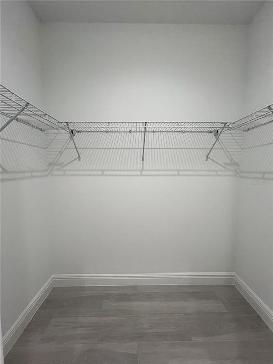 合同活跃: $550,000 (3 贝兹, 2 浴室, 2170 平方英尺)