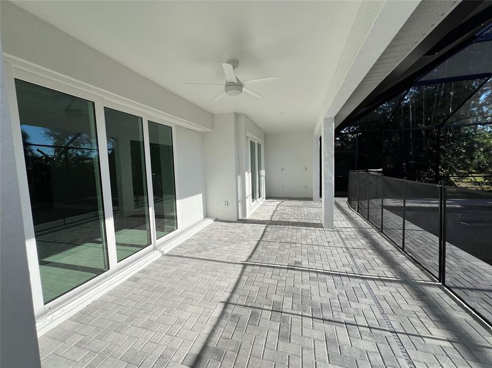 合同活跃: $550,000 (3 贝兹, 2 浴室, 2170 平方英尺)