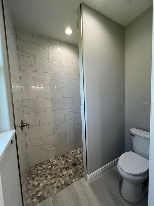 合同活跃: $550,000 (3 贝兹, 2 浴室, 2170 平方英尺)