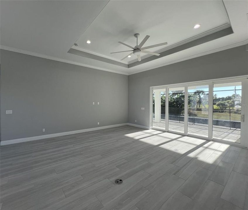 合同活跃: $550,000 (3 贝兹, 2 浴室, 2170 平方英尺)