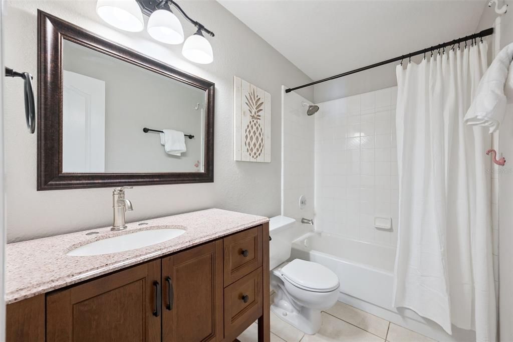 合同活跃: $530,000 (4 贝兹, 3 浴室, 2575 平方英尺)