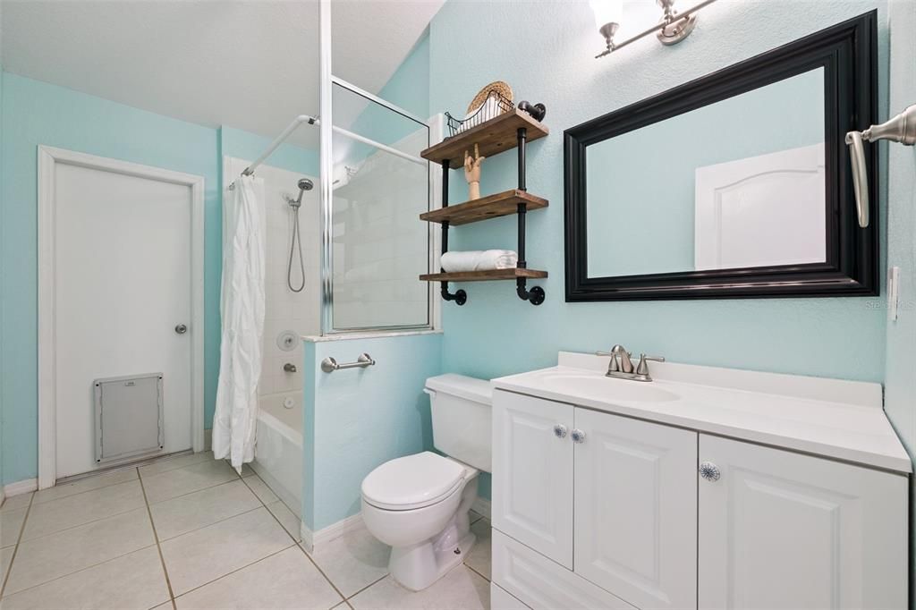 合同活跃: $530,000 (4 贝兹, 3 浴室, 2575 平方英尺)