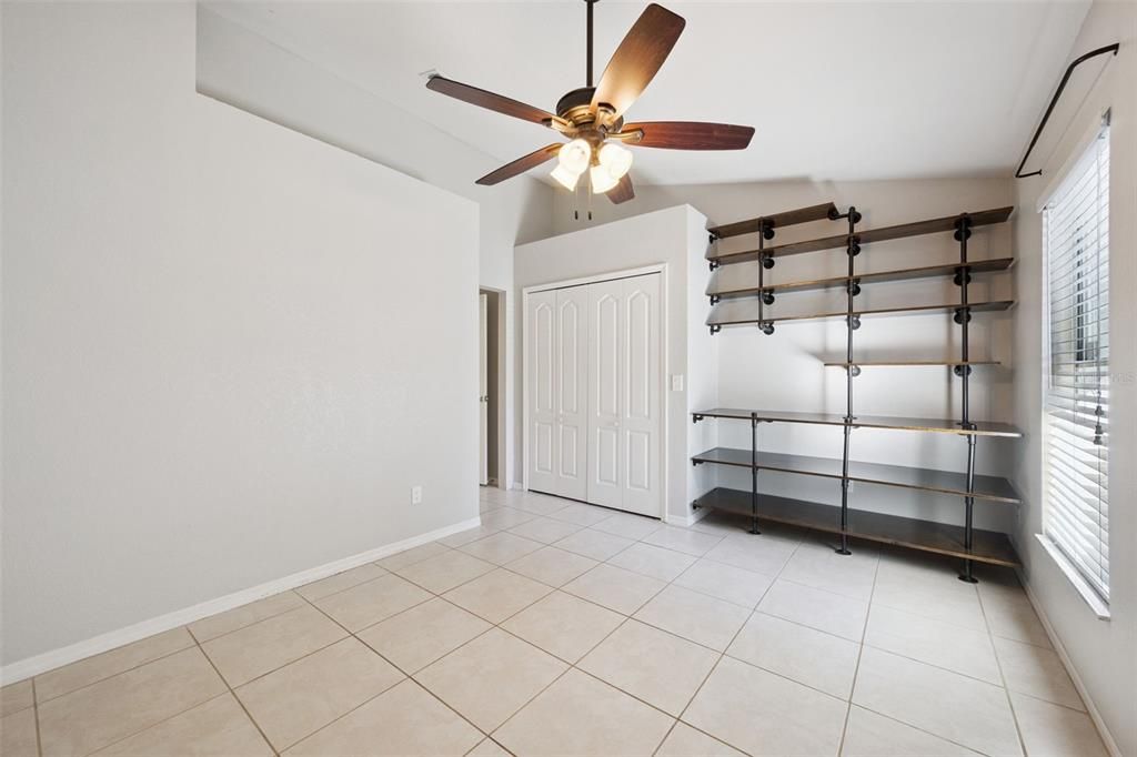 合同活跃: $530,000 (4 贝兹, 3 浴室, 2575 平方英尺)