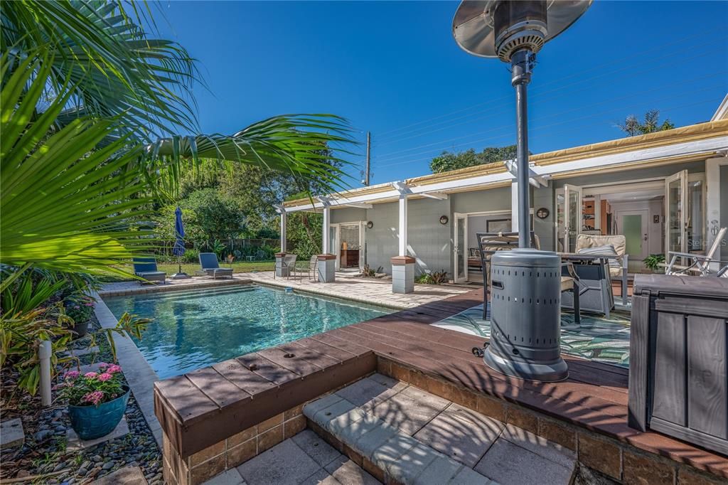 Под контрактом: $699,000 (4 спален, 3 ванн, 2293 Квадратных фут)