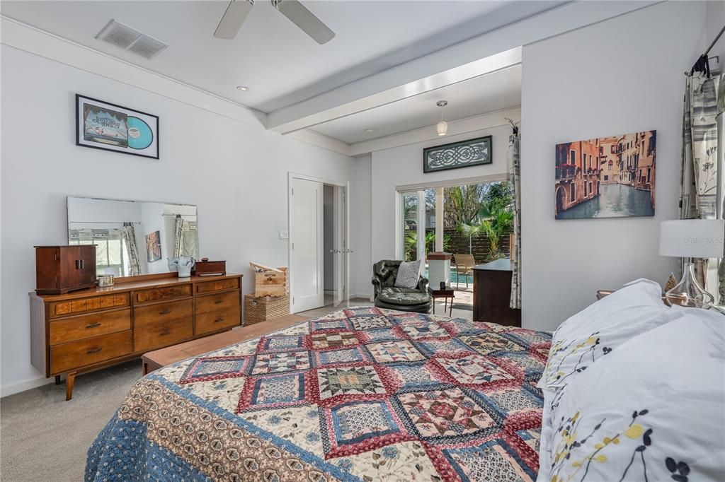 Под контрактом: $699,000 (4 спален, 3 ванн, 2293 Квадратных фут)