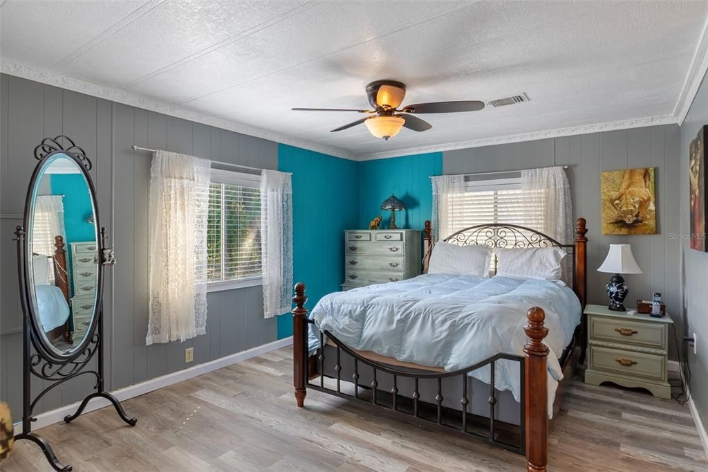 For Sale: $190,000 (2 beds, 2 baths, 1288 Square Feet)