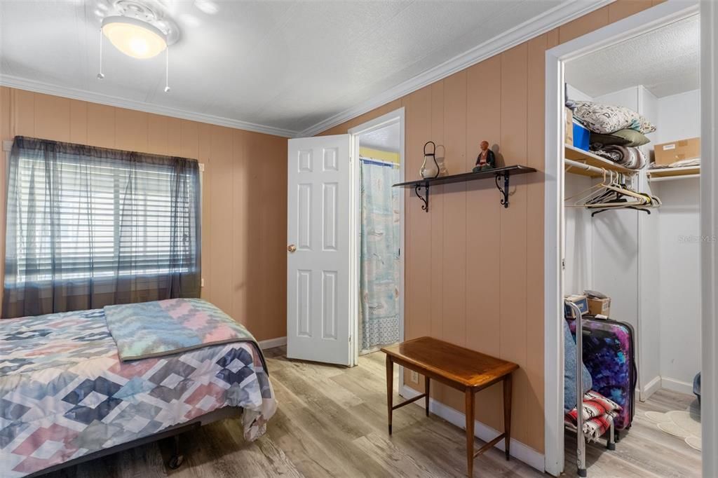 For Sale: $190,000 (2 beds, 2 baths, 1288 Square Feet)