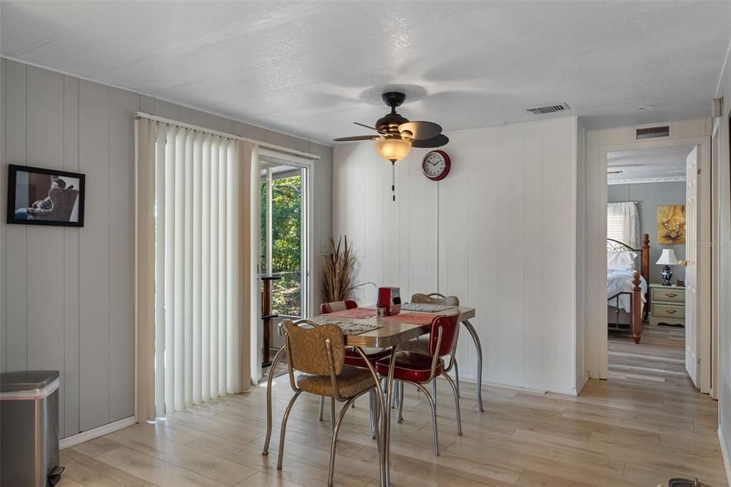 For Sale: $190,000 (2 beds, 2 baths, 1288 Square Feet)