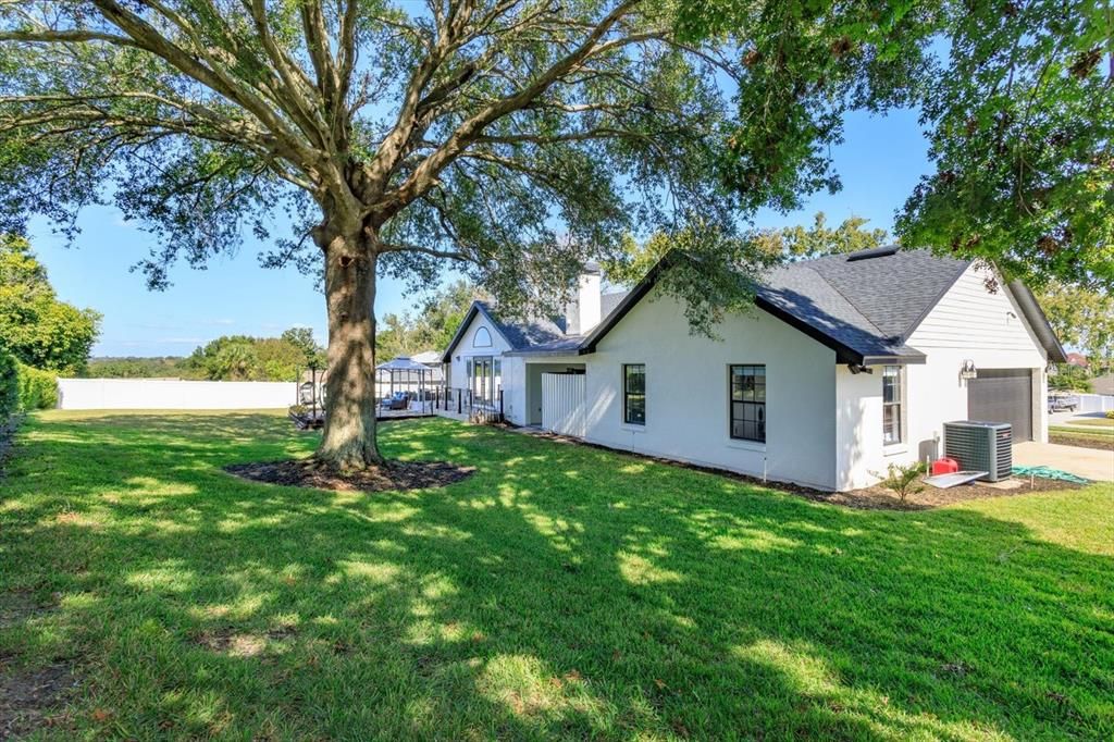 Active With Contract: $479,900 (3 beds, 2 baths, 2073 Square Feet)