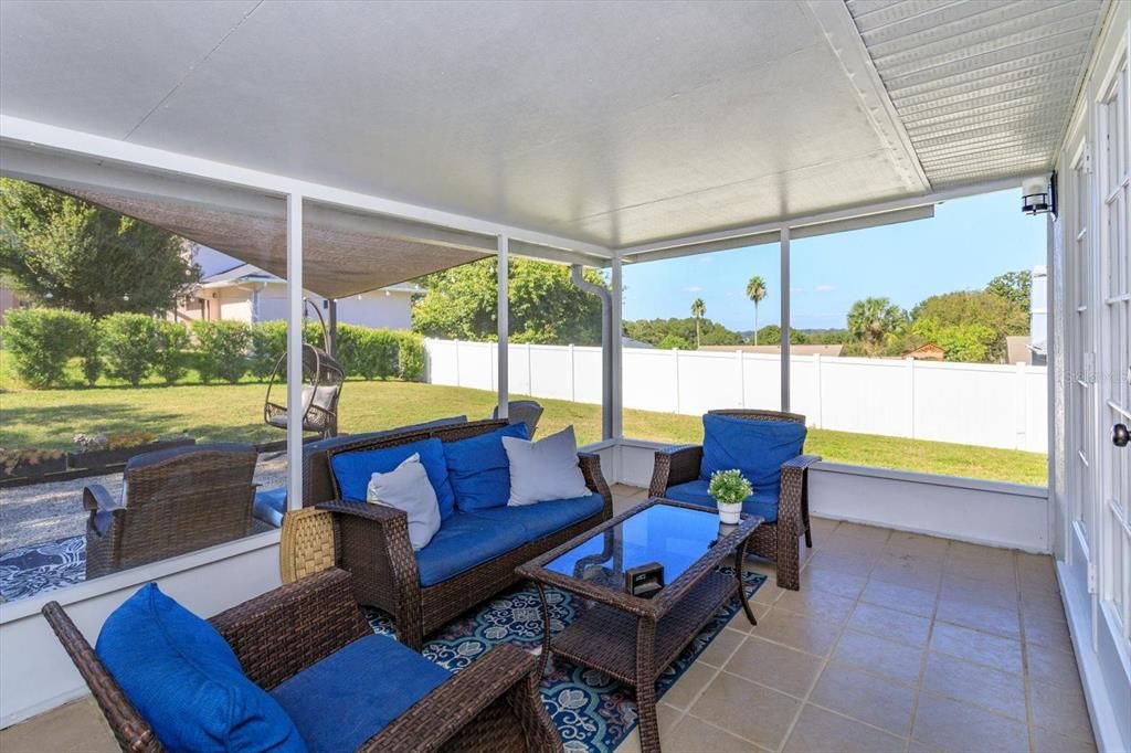 Active With Contract: $479,900 (3 beds, 2 baths, 2073 Square Feet)