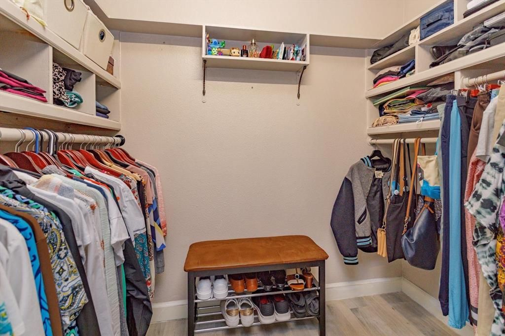 Active With Contract: $479,900 (3 beds, 2 baths, 2073 Square Feet)