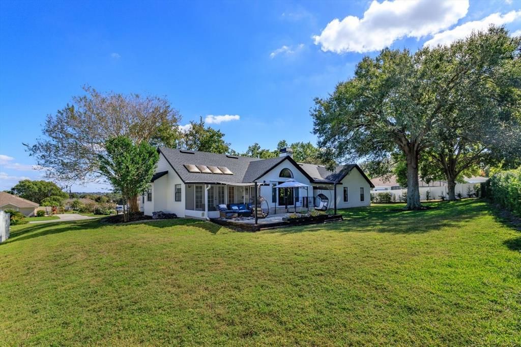 Active With Contract: $479,900 (3 beds, 2 baths, 2073 Square Feet)