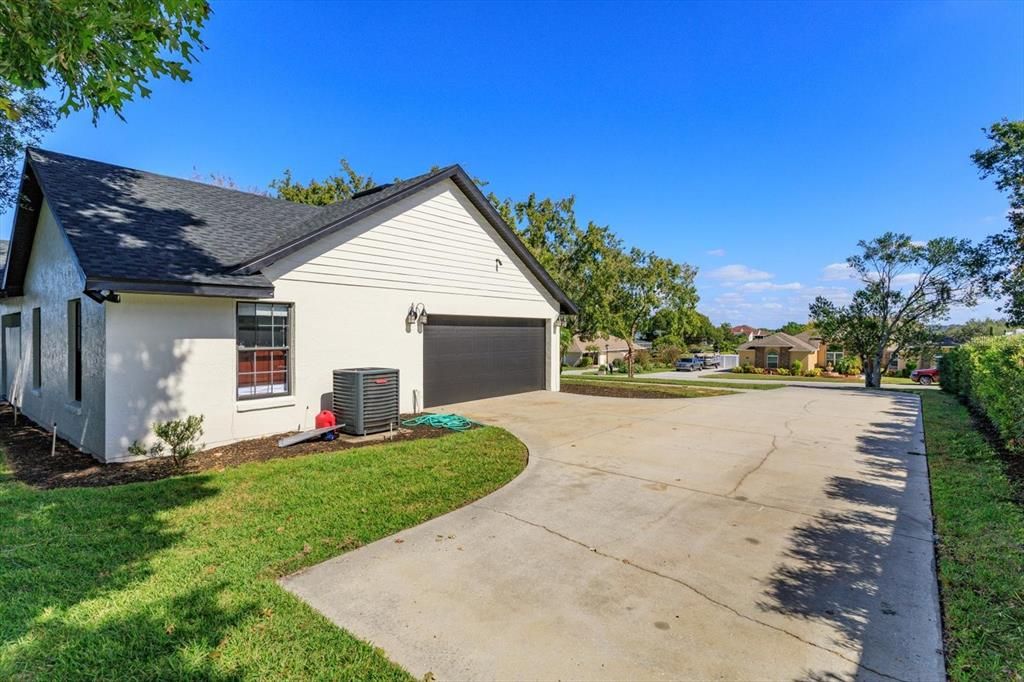 Active With Contract: $479,900 (3 beds, 2 baths, 2073 Square Feet)