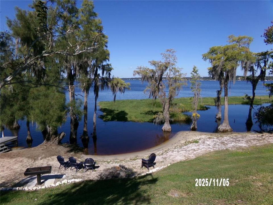 Active With Contract: $479,900 (3 beds, 2 baths, 2073 Square Feet)