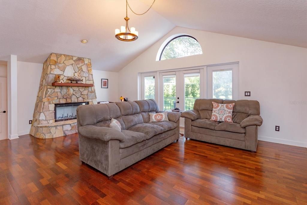 Active With Contract: $479,900 (3 beds, 2 baths, 2073 Square Feet)