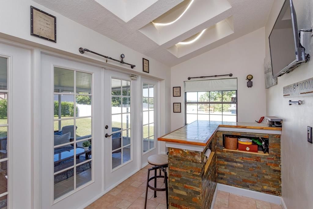 Active With Contract: $479,900 (3 beds, 2 baths, 2073 Square Feet)