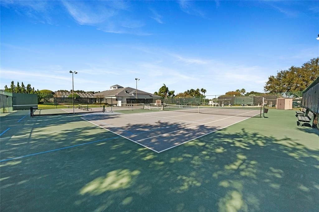 For Sale: $359,000 (4 beds, 3 baths, 1915 Square Feet)