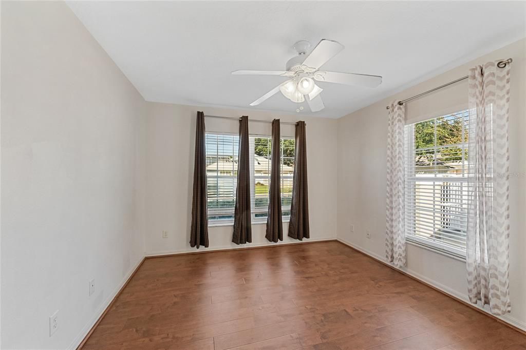 For Sale: $359,000 (4 beds, 3 baths, 1915 Square Feet)