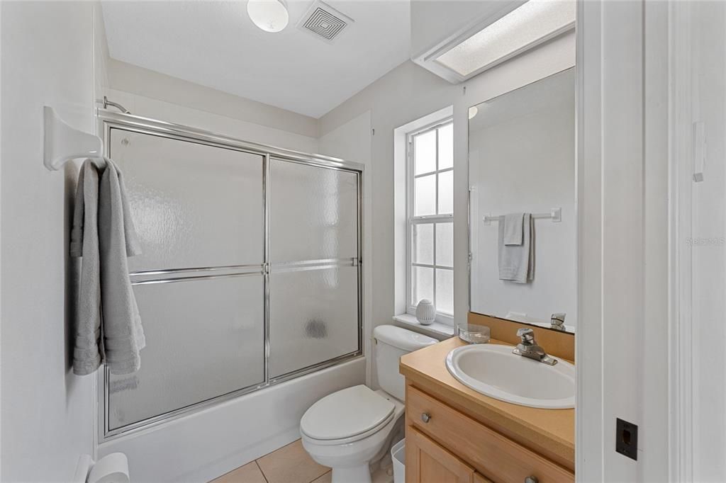 For Sale: $359,000 (4 beds, 3 baths, 1915 Square Feet)