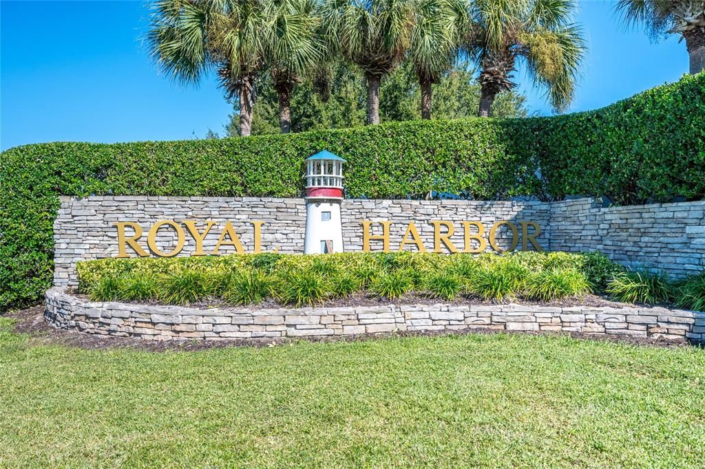 For Sale: $359,000 (4 beds, 3 baths, 1915 Square Feet)