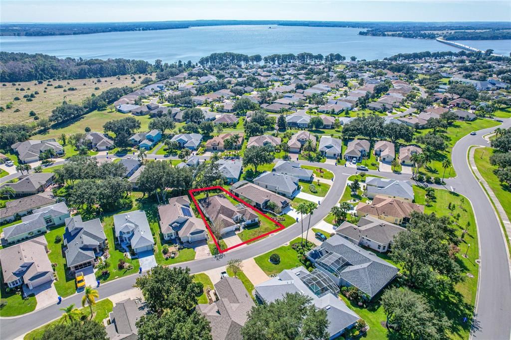 For Sale: $359,000 (4 beds, 3 baths, 1915 Square Feet)