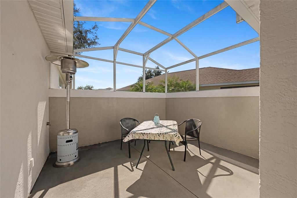 For Sale: $359,000 (4 beds, 3 baths, 1915 Square Feet)