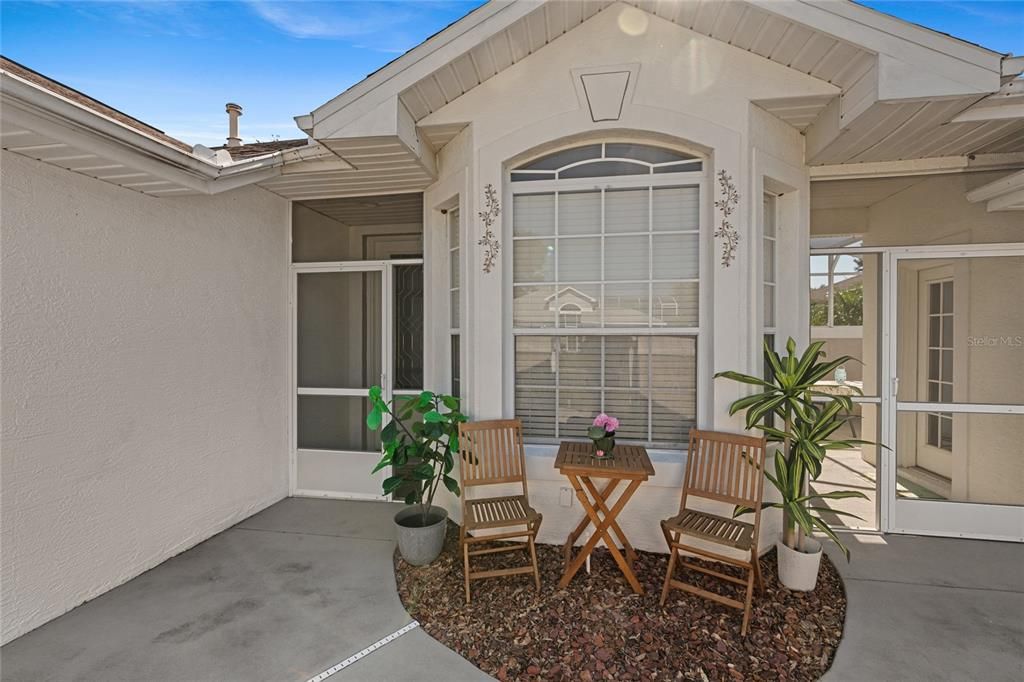 For Sale: $359,000 (4 beds, 3 baths, 1915 Square Feet)