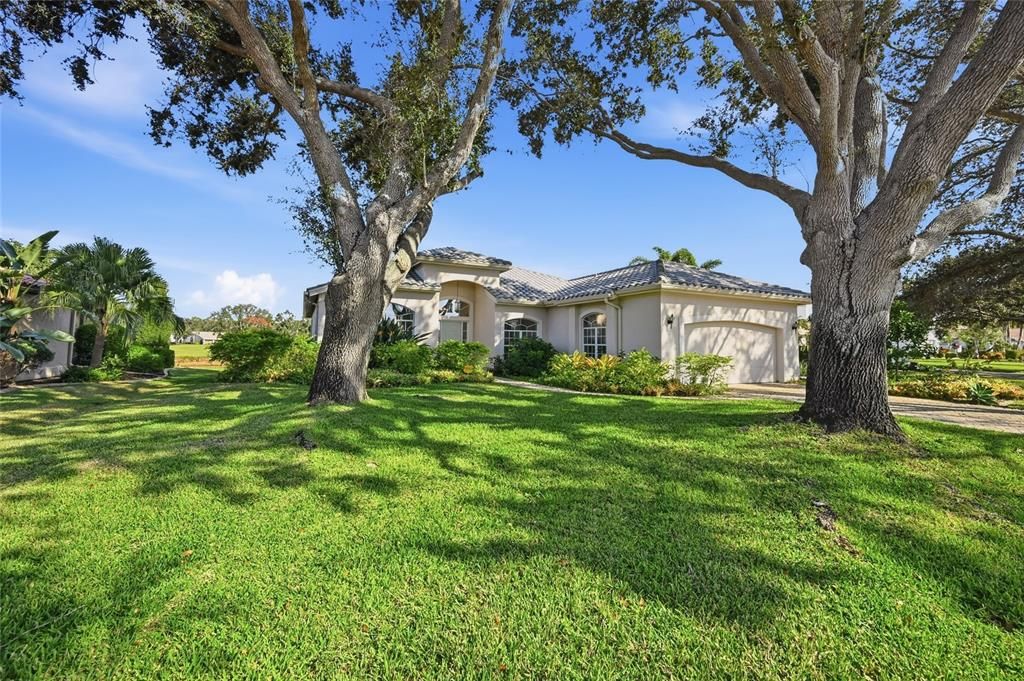 For Sale: $549,000 (3 beds, 2 baths, 2102 Square Feet)