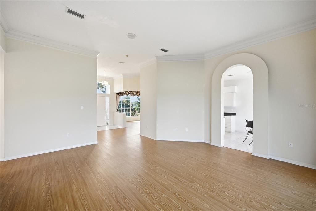 For Sale: $549,000 (3 beds, 2 baths, 2102 Square Feet)