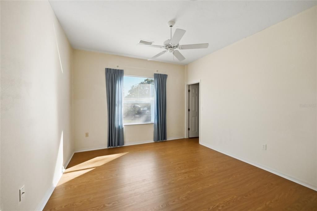 For Sale: $549,000 (3 beds, 2 baths, 2102 Square Feet)