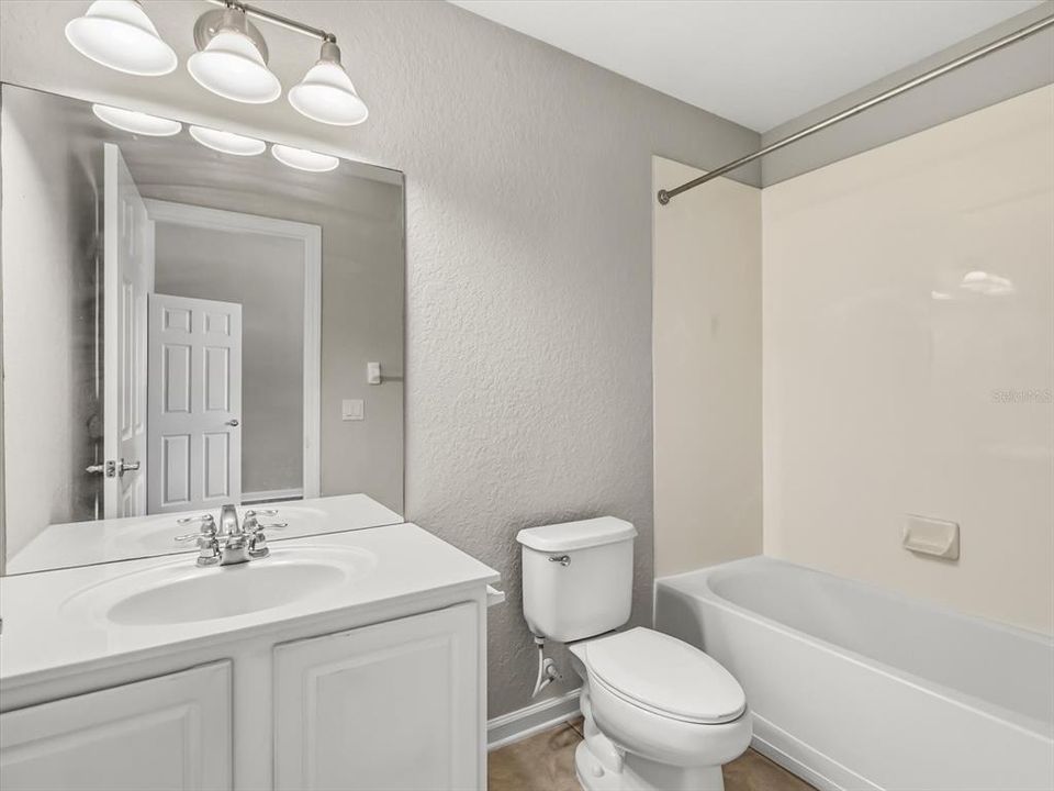 En Venta: $299,000 (2 camas, 2 baños, 1555 Pies cuadrados)