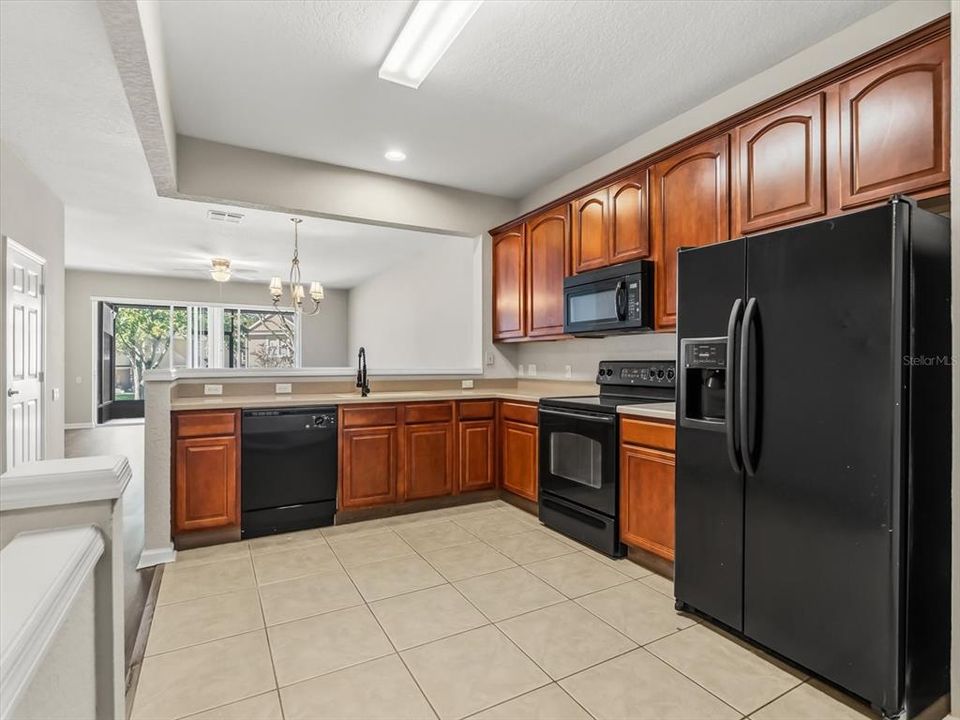 En Venta: $299,000 (2 camas, 2 baños, 1555 Pies cuadrados)