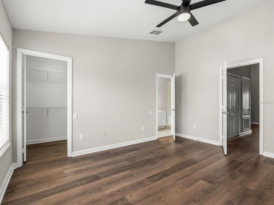 En Venta: $299,000 (2 camas, 2 baños, 1555 Pies cuadrados)