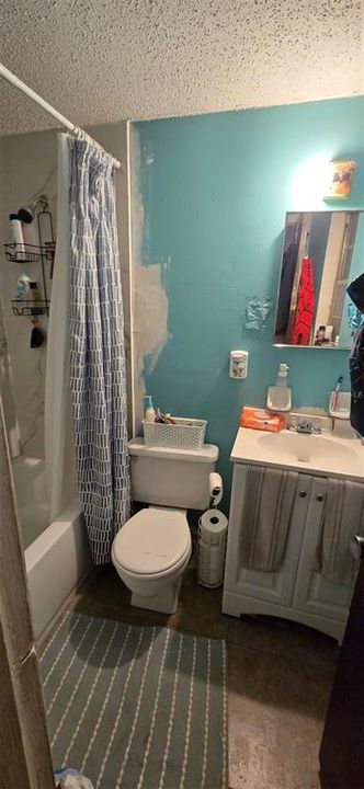 Active With Contract: $389,000 (6 beds, 0 baths, 1944 Square Feet)