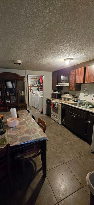 Active With Contract: $389,000 (6 beds, 0 baths, 1944 Square Feet)