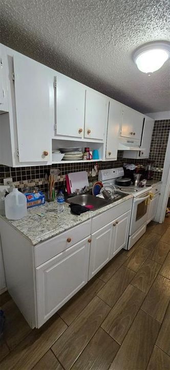 Active With Contract: $389,000 (6 beds, 0 baths, 1944 Square Feet)