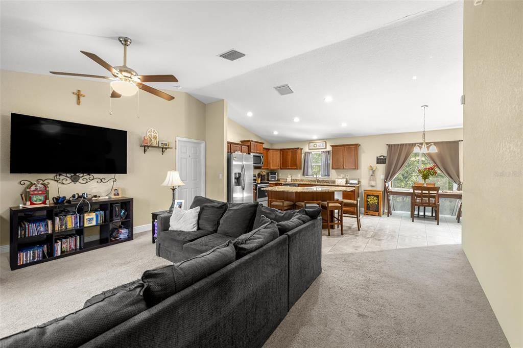 Active With Contract: $249,900 (4 beds, 2 baths, 1512 Square Feet)