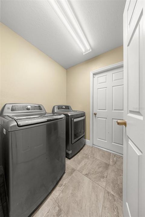 Active With Contract: $249,900 (4 beds, 2 baths, 1512 Square Feet)