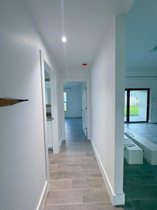 Activo con contrato: $335,000 (3 camas, 2 baños, 1682 Pies cuadrados)